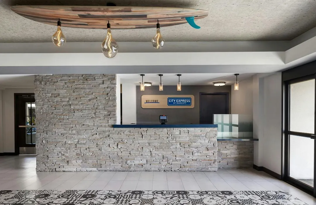 City Express By Marriott Manhattan Beach-1